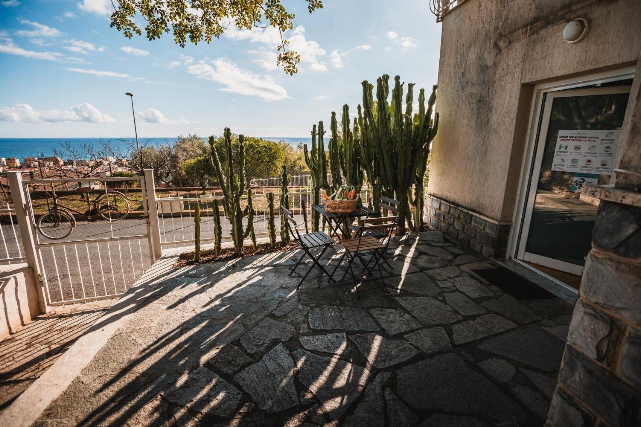 Agriturismo Rose Di Pietra Пиетра Лигуре Екстериор снимка